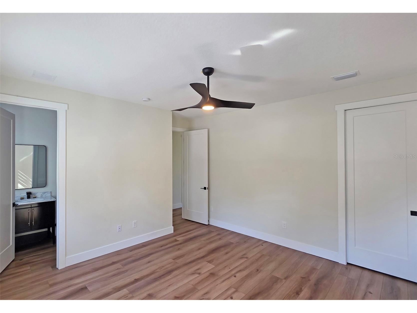 2475 Bay Street Sarasota FL 34237 A4676732 image42