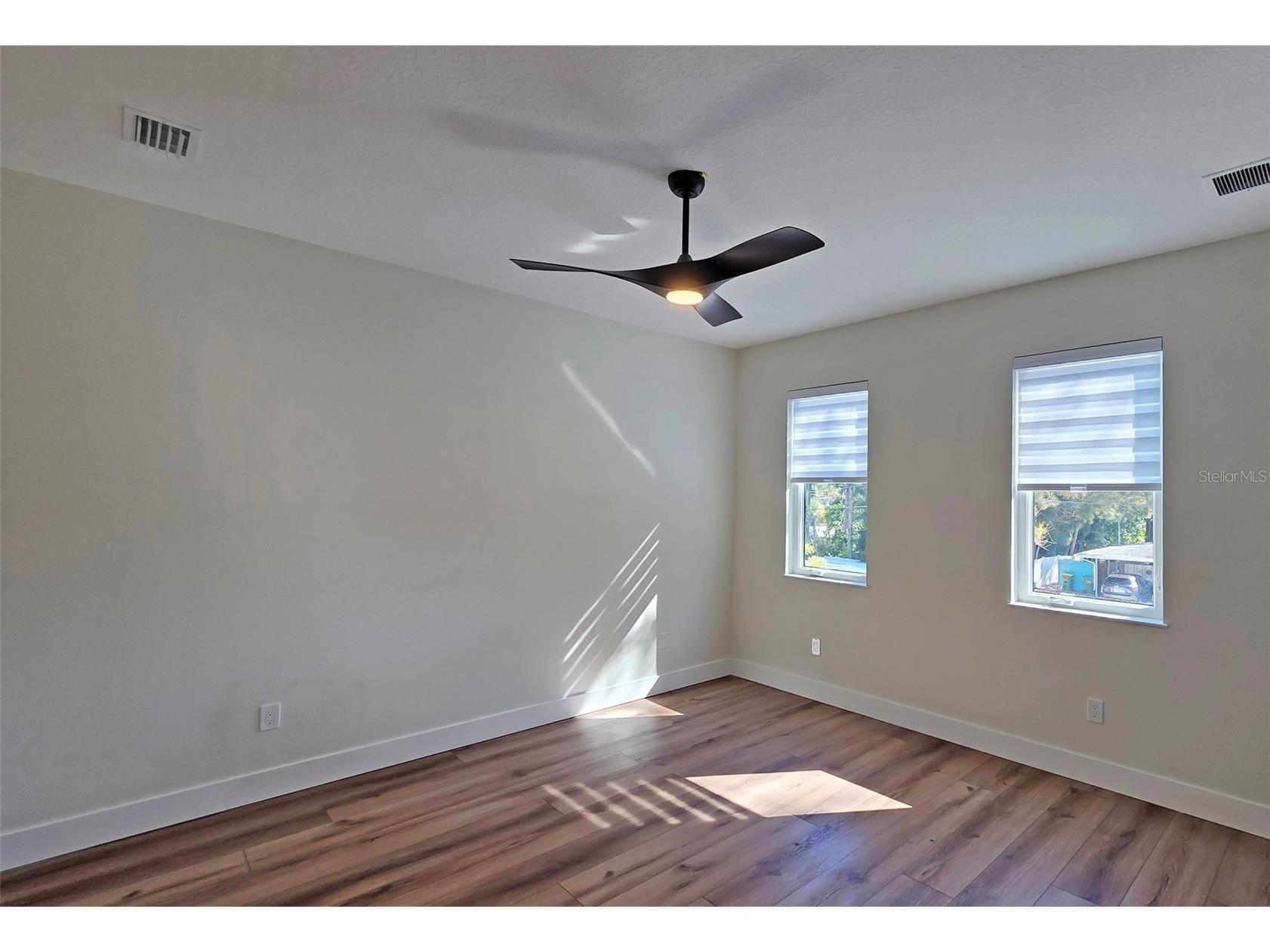 2475 Bay Street Sarasota FL 34237 A4676732 image47