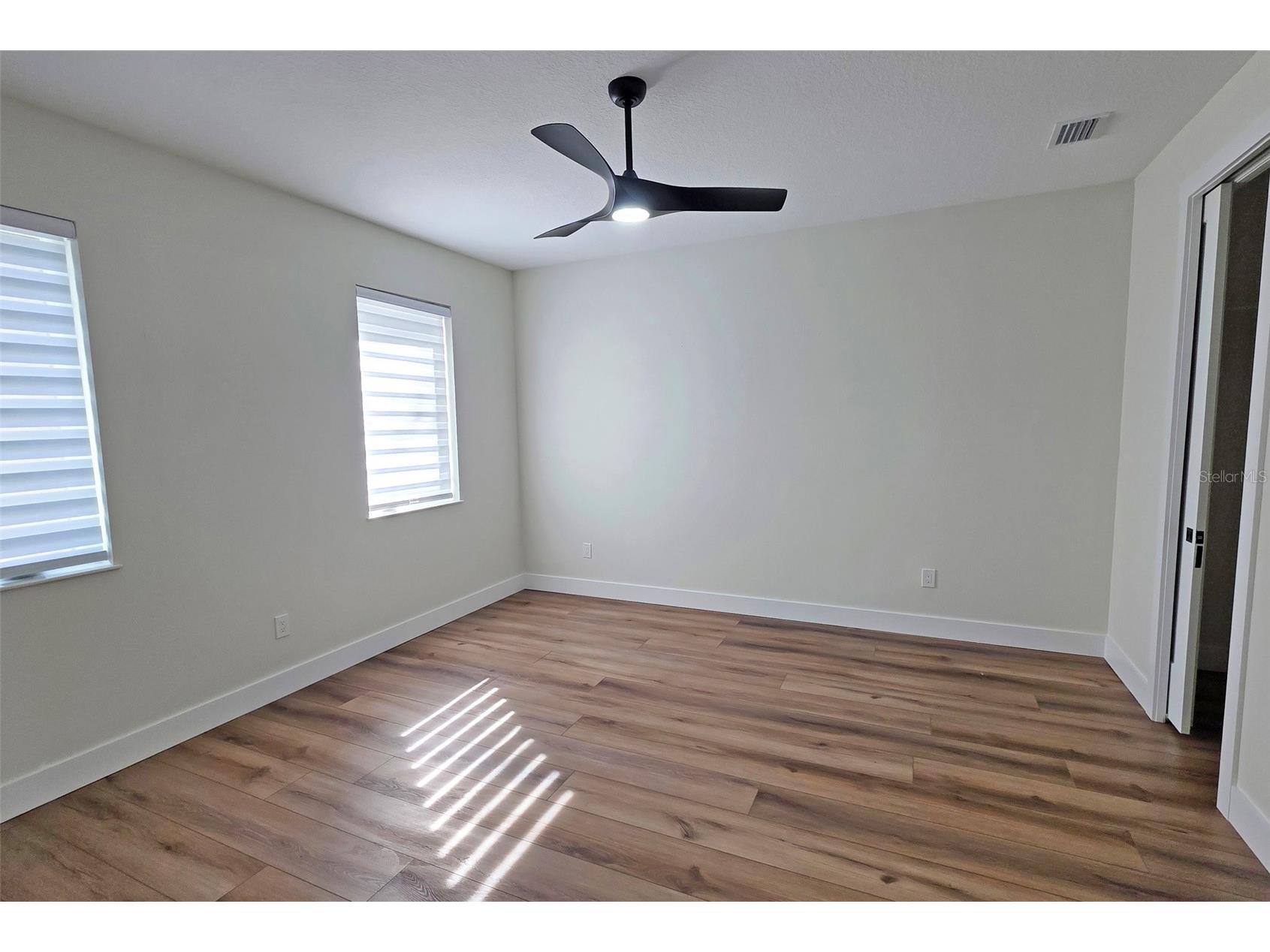 2475 Bay Street Sarasota FL 34237 A4676732 image48