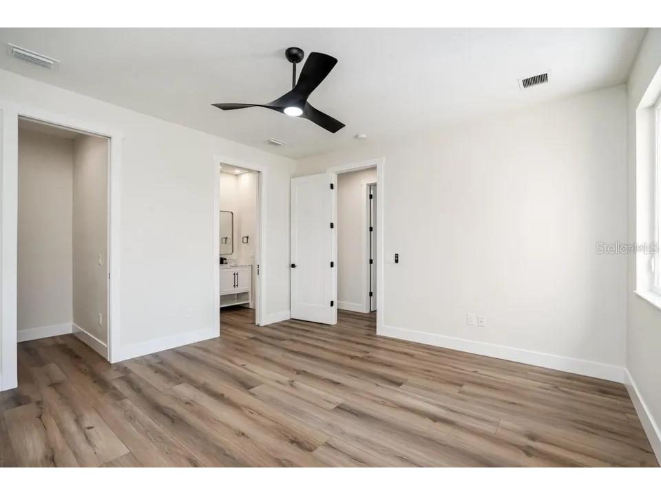 2475 Bay Street Sarasota FL 34237 A4676732 image49