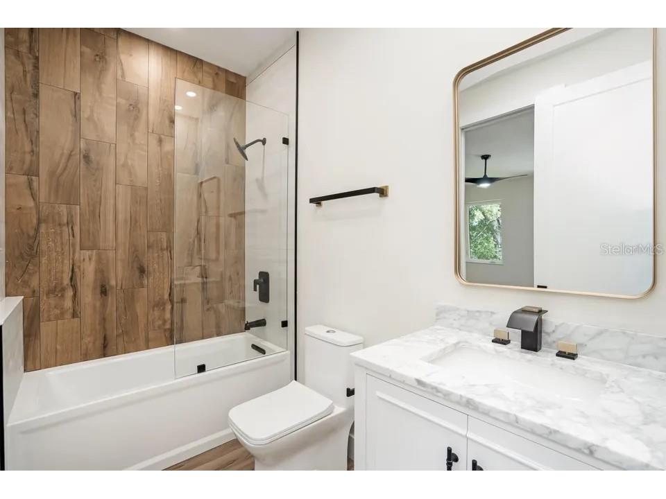 2475 Bay Street Sarasota FL 34237 A4676732 image51