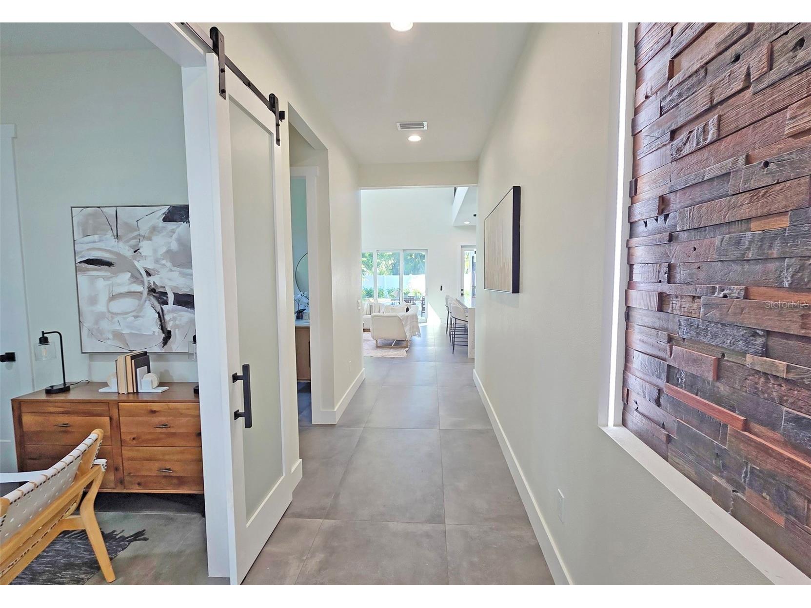 2475 Bay Street Sarasota FL 34237 A4676732 image6
