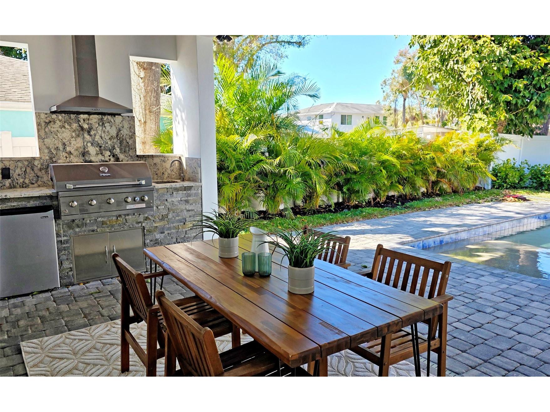 2475 Bay Street Sarasota FL 34237 A4676732 image61