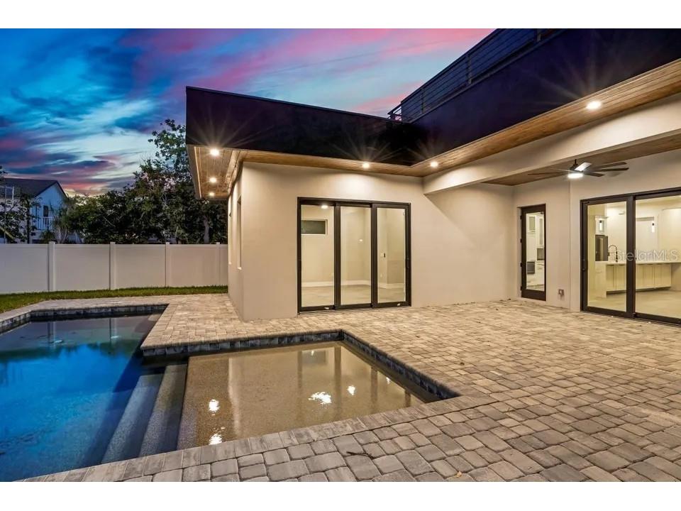 2475 Bay Street Sarasota FL 34237 A4676732 image68