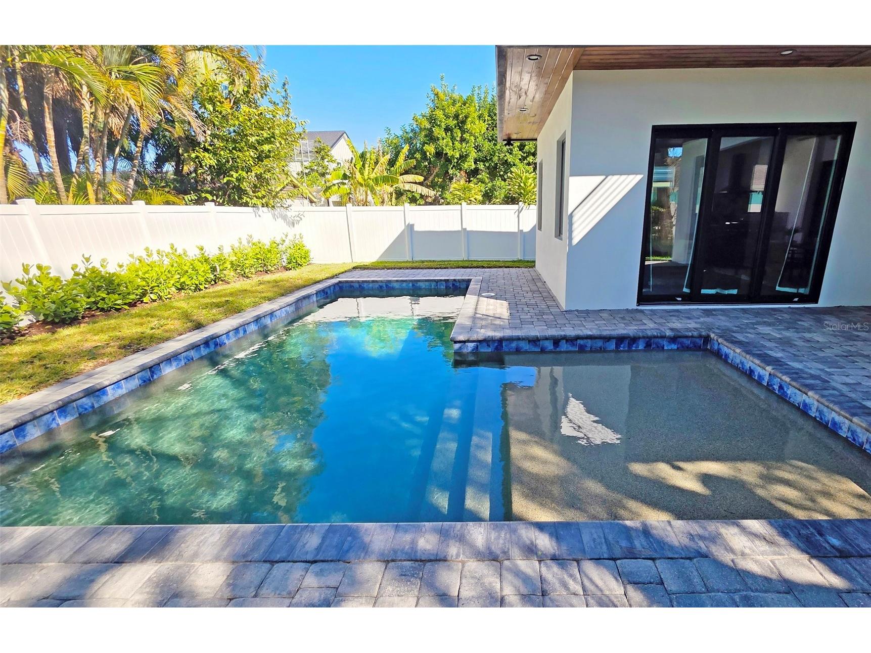 2475 Bay Street Sarasota FL 34237 A4676732 image72