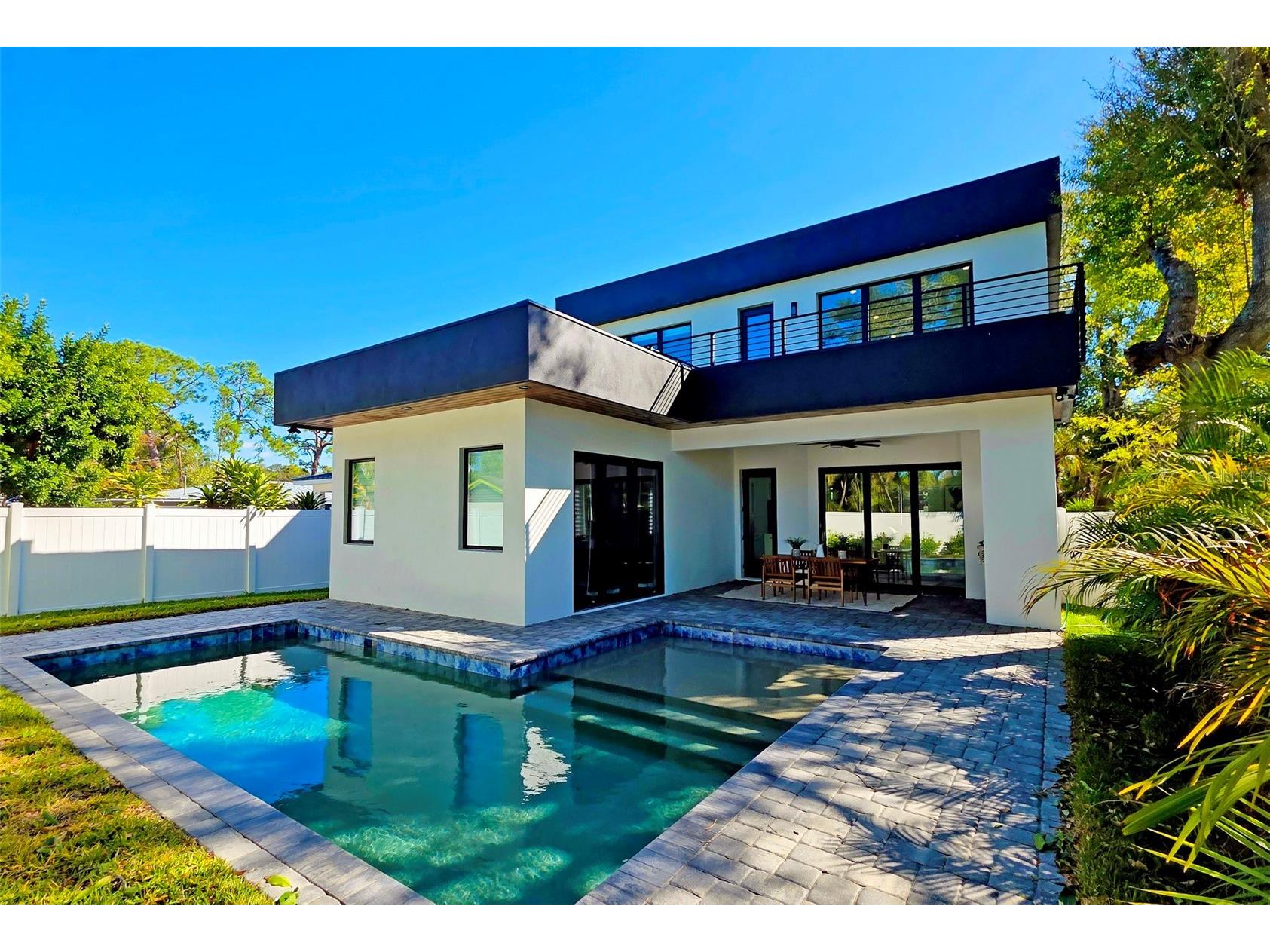 2475 Bay Street Sarasota FL 34237 A4676732 image75