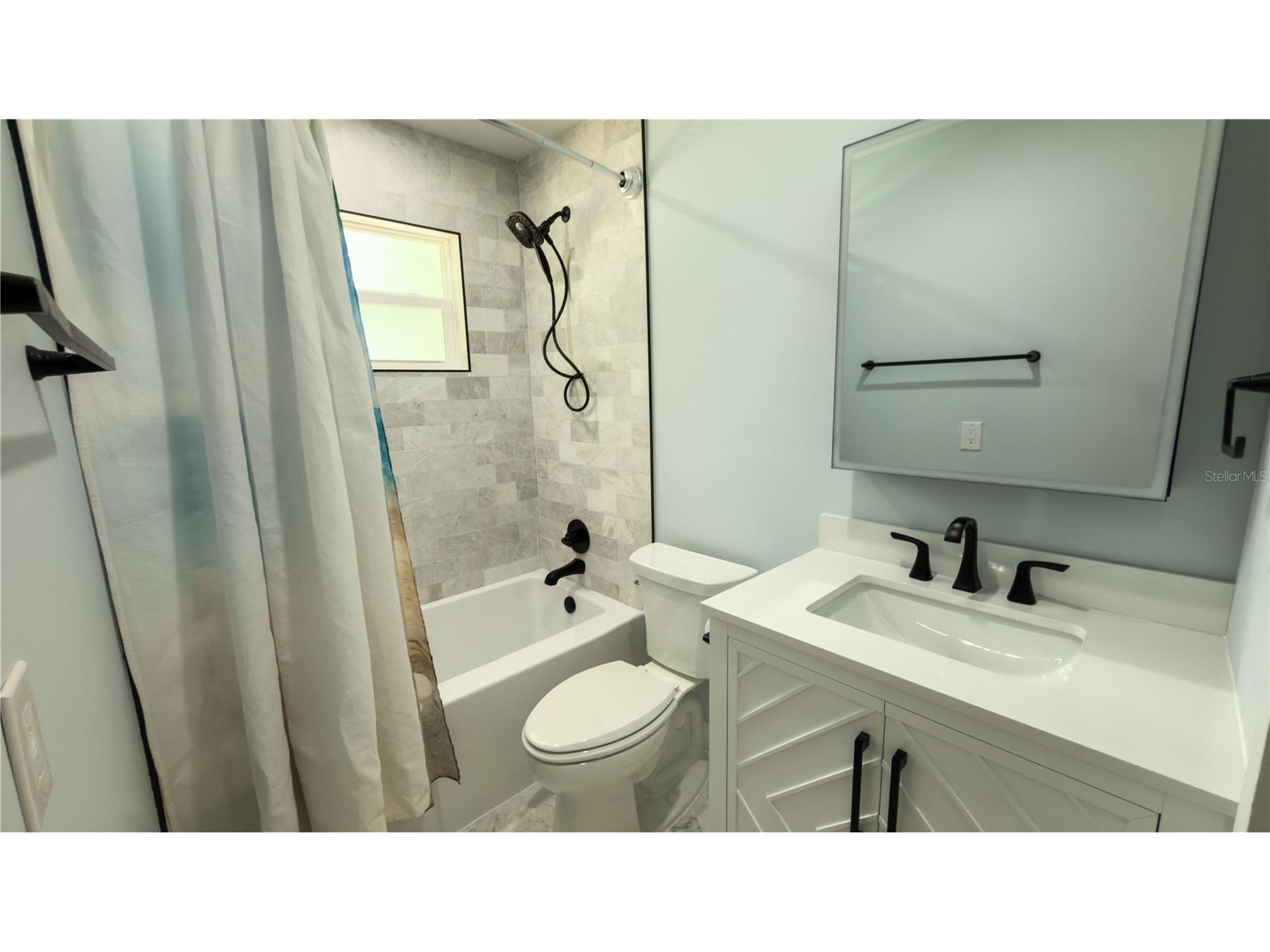 2475 W Paulstan Court Sarasota FL 34237 A4698918 image12