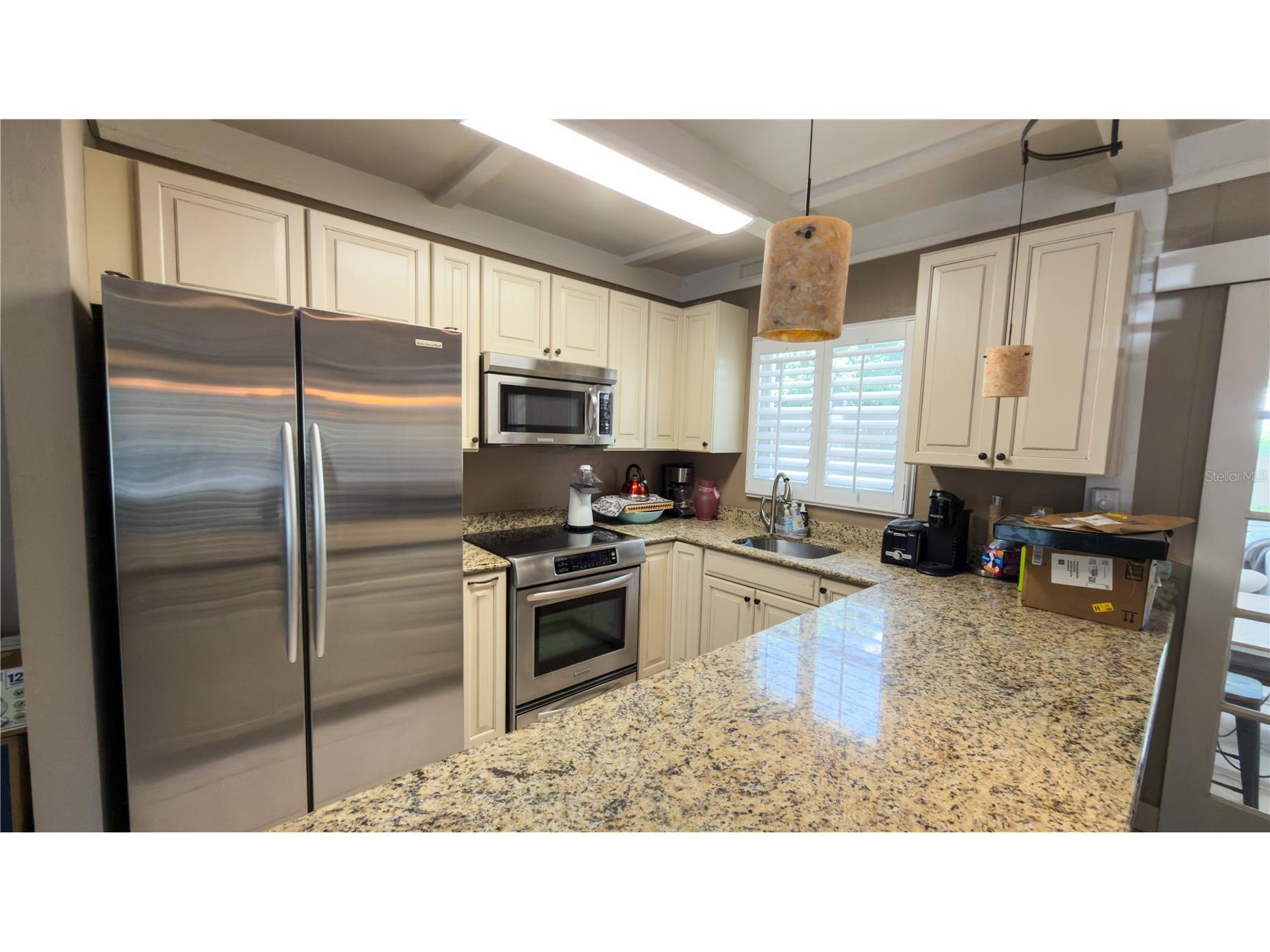 2475 W Paulstan Court Sarasota FL 34237 A4698918 image8