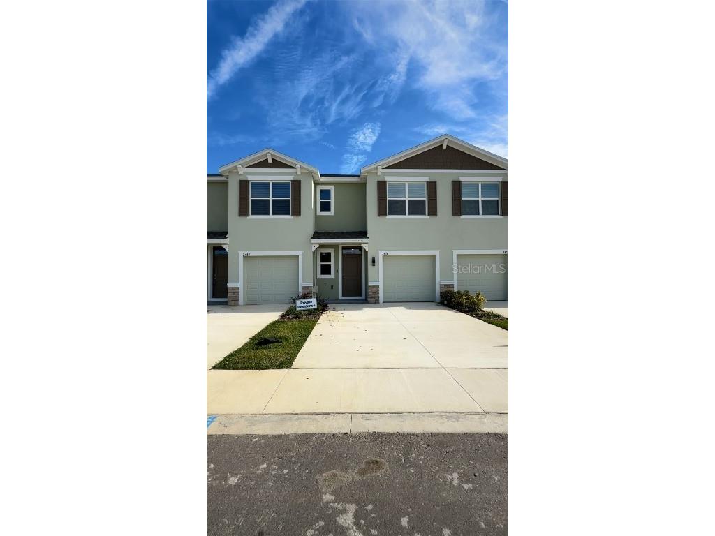 2476 Riversong Lodge Ln Wesley Chapel FL 33543 W7881342 image1