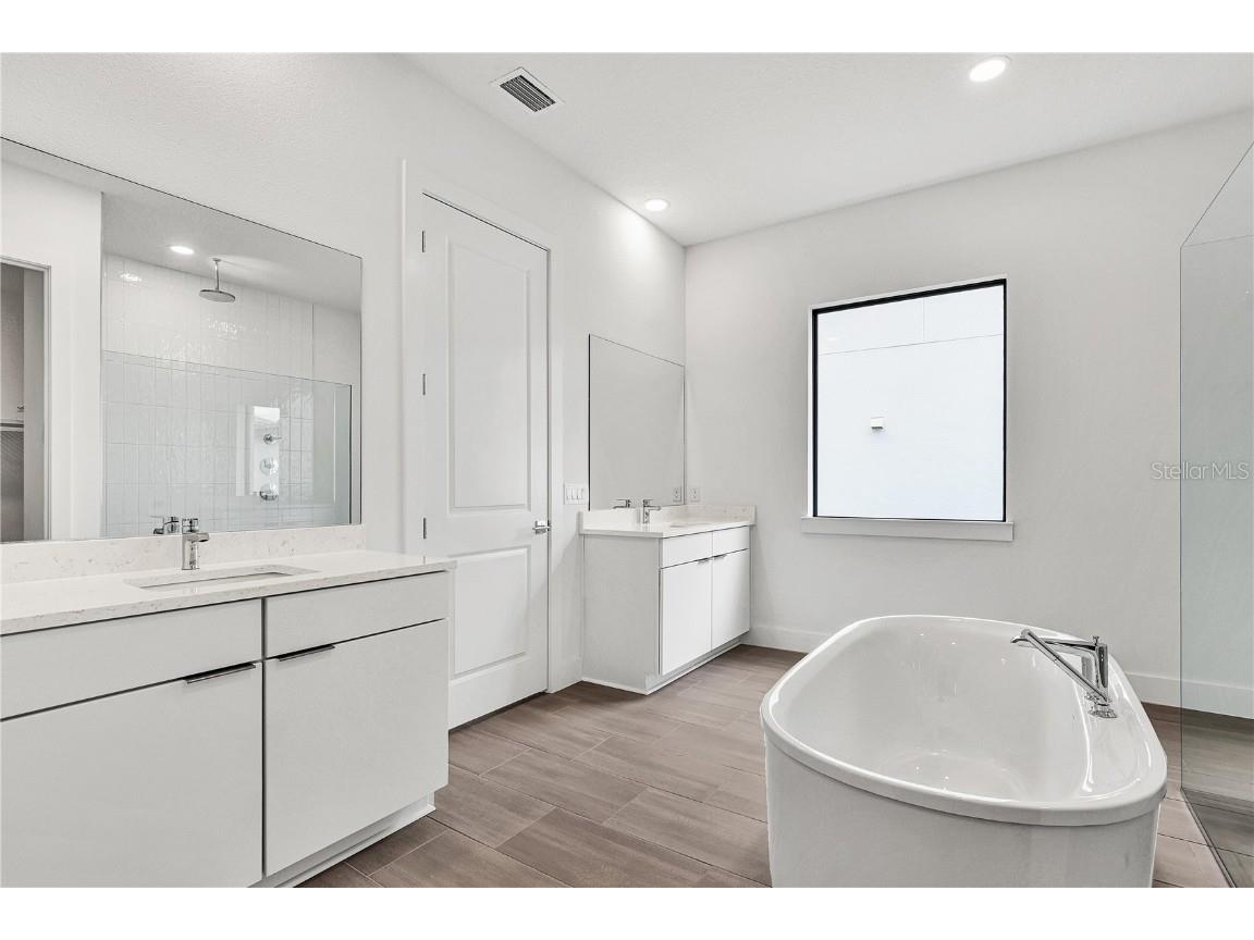 2477 Waterfront Circle Sarasota FL 34240 A4626243 image12