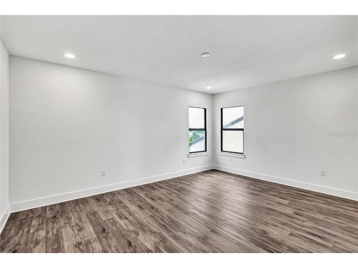 2477 Waterfront Circle Sarasota FL 34240 A4626243 image30