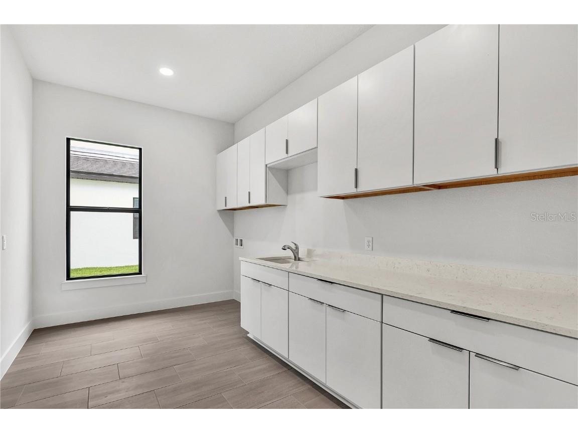 2477 Waterfront Circle Sarasota FL 34240 A4626243 image33