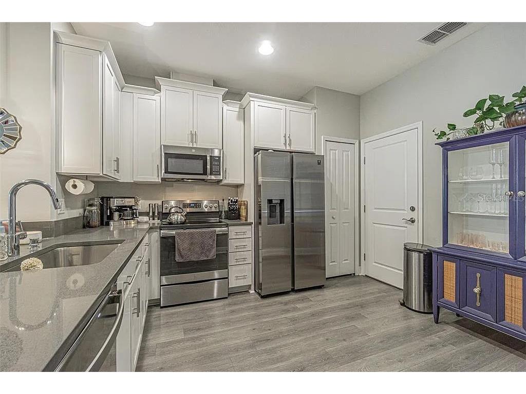 2479 Foggy Creek Circle Clearwater FL 33764 TB8436327 image3