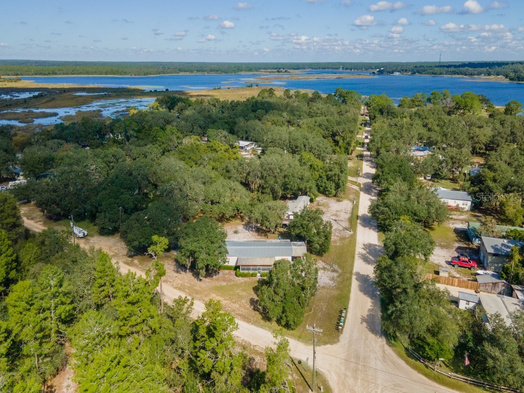 24797 NE 135th Street Salt Springs FL 32134 - LITTLE LAKE KERR CANAL FRONT OM711705 image1