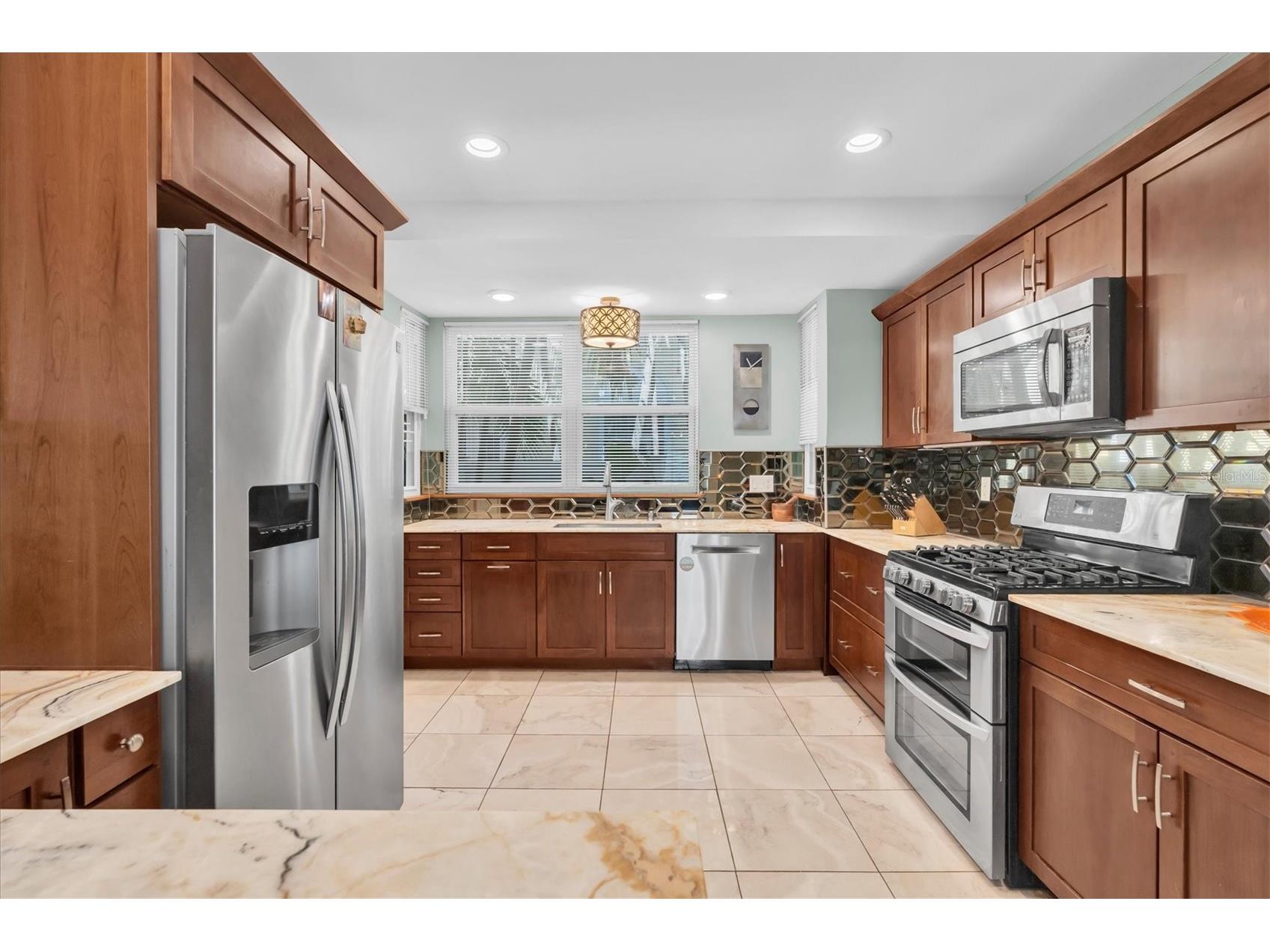 248 14th Avenue NE Saint Petersburg FL 33701 TB8516040 image23