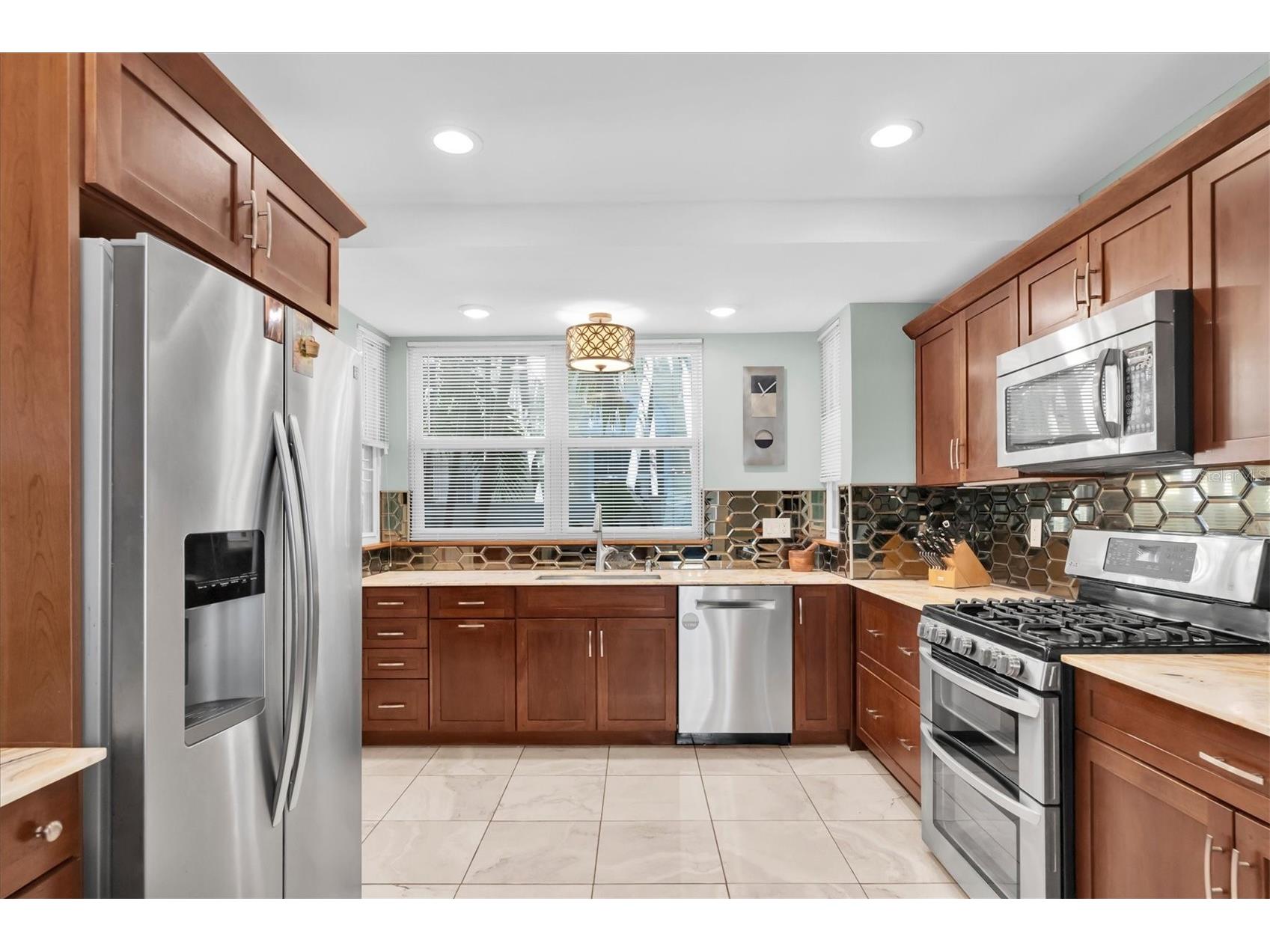 248 14th Avenue NE Saint Petersburg FL 33701 TB8516040 image28