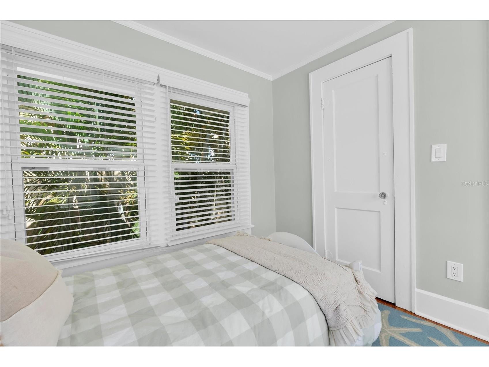 248 14th Avenue NE Saint Petersburg FL 33701 TB8516040 image40