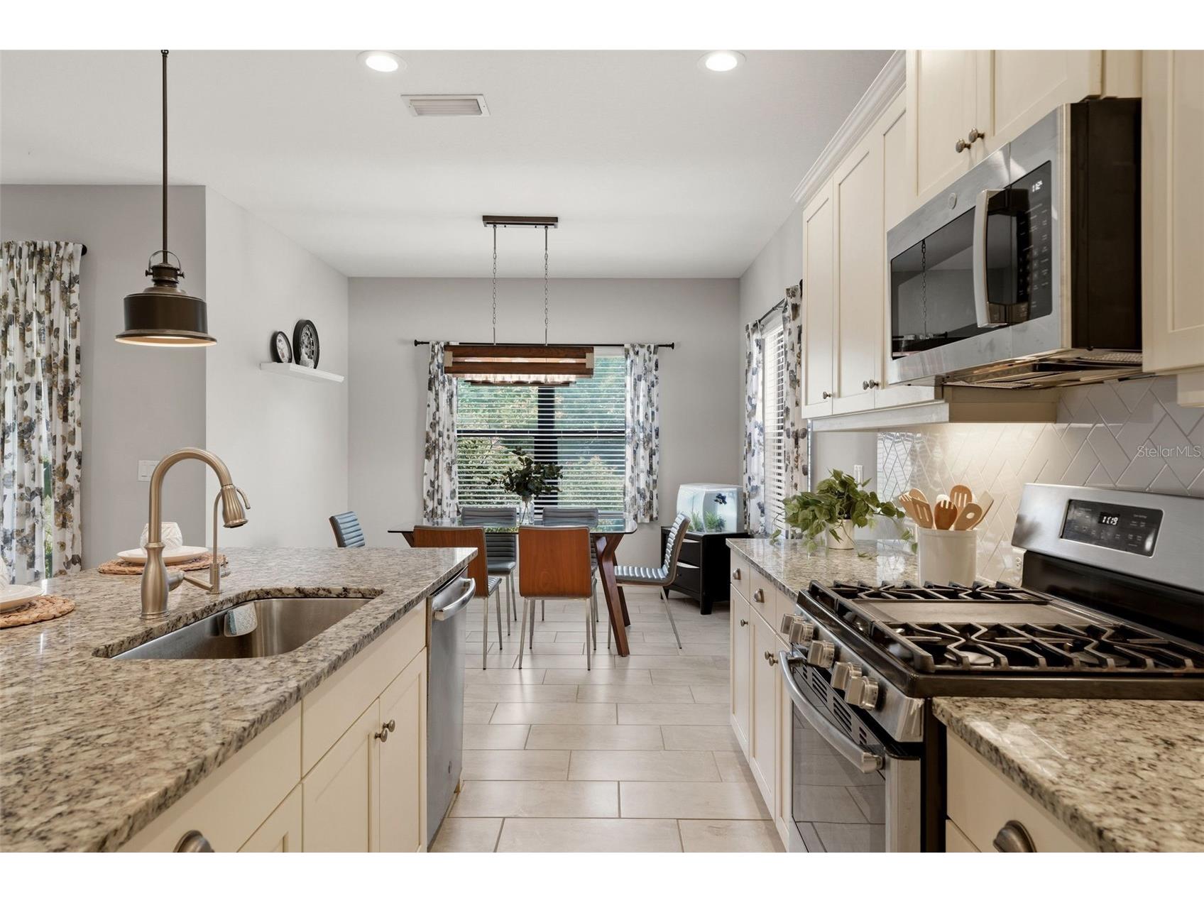 248 Benedetto Court Nokomis FL 34275 A4696815 image16