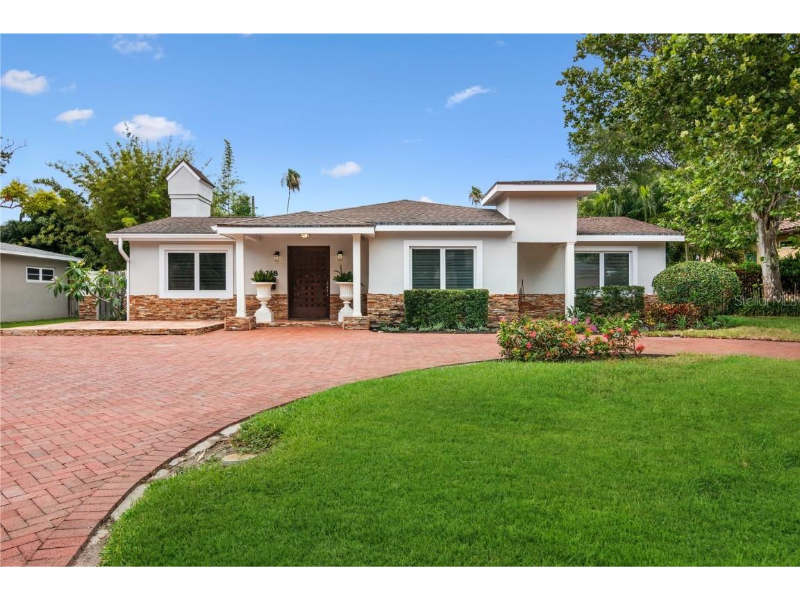 248 Catalan Boulevard NE Saint Petersburg FL 33704 U8236118 image1