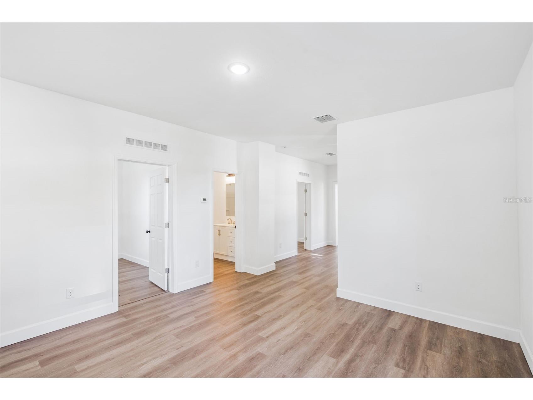 248 E Magnolia Street Groveland FL 34736 O6424896 image9