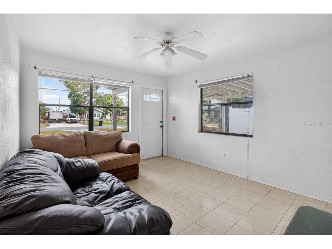 2480 18th Avenue N Saint Petersburg FL 33713 TB8455563 image13