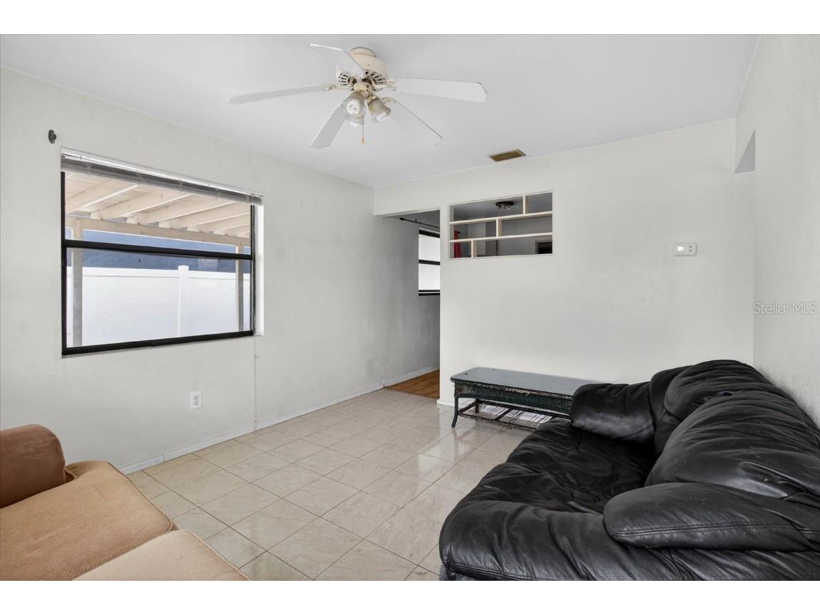 2480 18th Avenue N Saint Petersburg FL 33713 TB8455563 image14