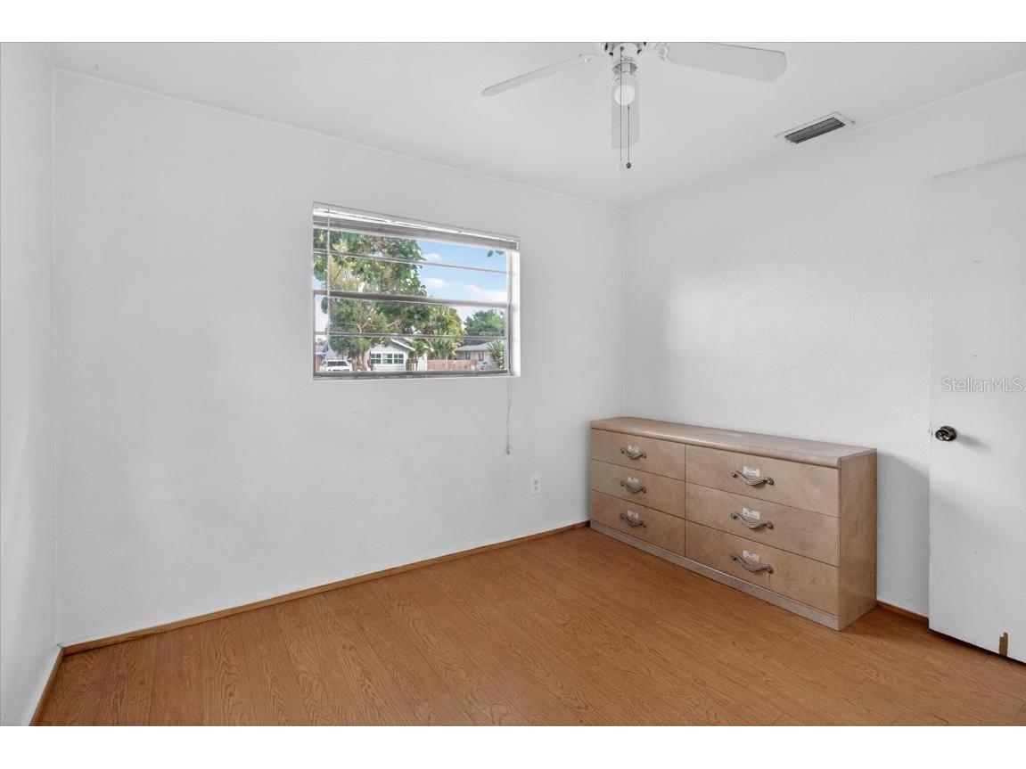 2480 18th Avenue N Saint Petersburg FL 33713 TB8455563 image25