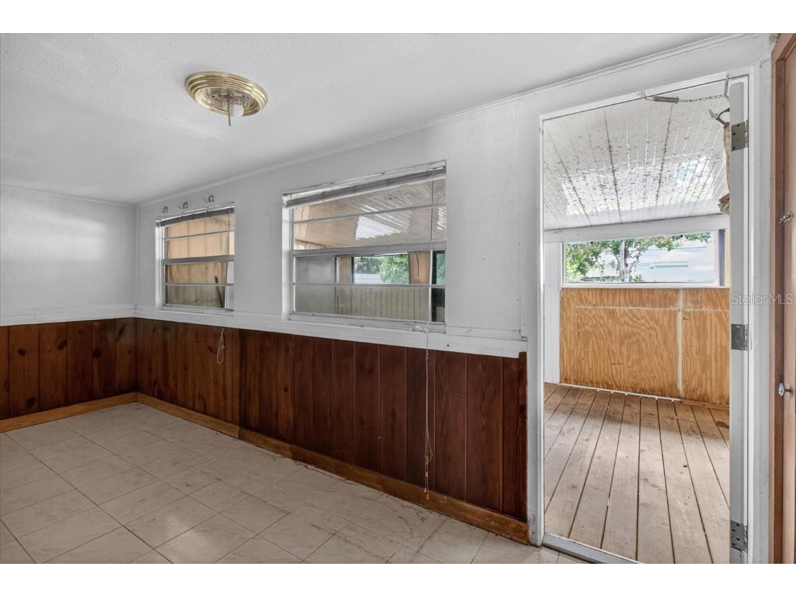 2480 18th Avenue N Saint Petersburg FL 33713 TB8455563 image34