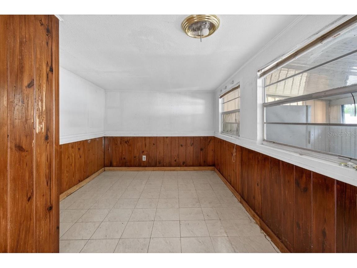 2480 18th Avenue N Saint Petersburg FL 33713 TB8455563 image35