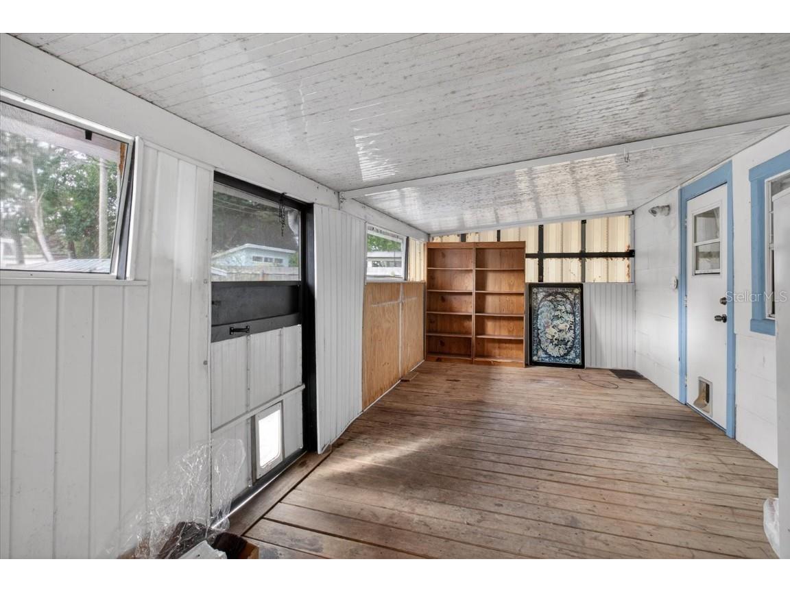 2480 18th Avenue N Saint Petersburg FL 33713 TB8455563 image40