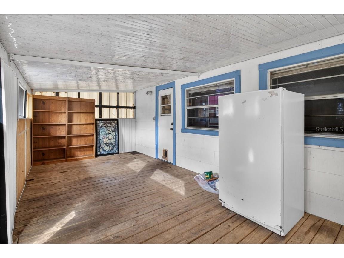 2480 18th Avenue N Saint Petersburg FL 33713 TB8455563 image42