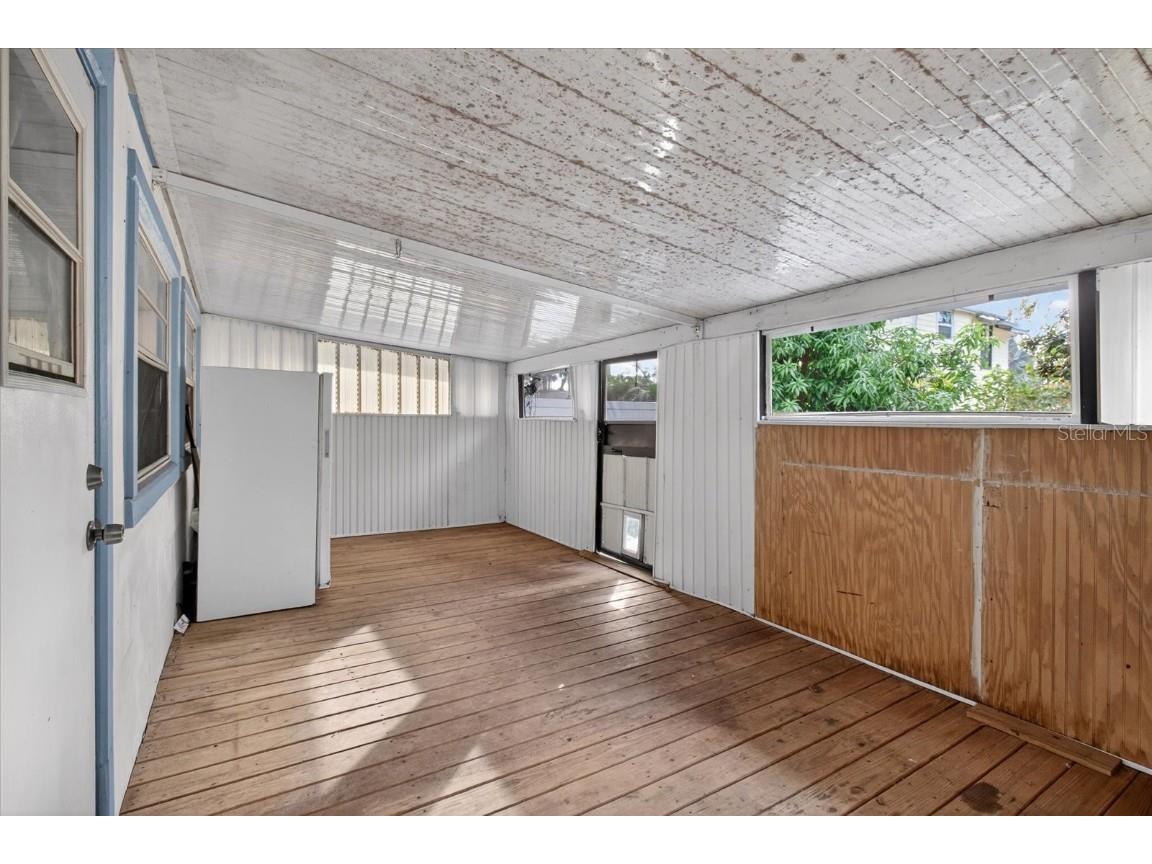 2480 18th Avenue N Saint Petersburg FL 33713 TB8455563 image44