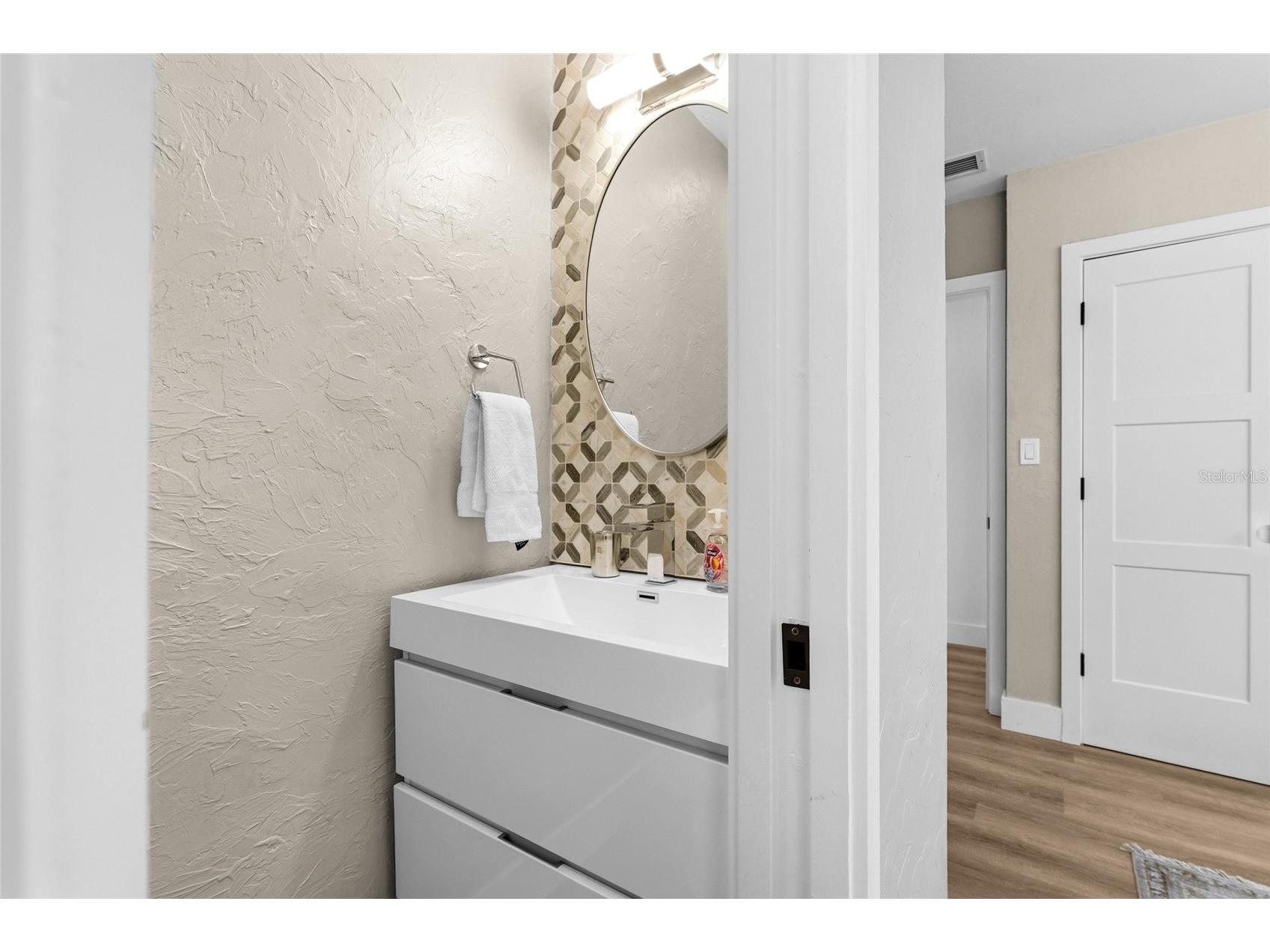 2480 Alameda Avenue Sarasota FL 34234 A4695803 image37