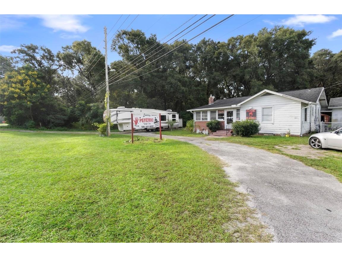 2480 N Woodland Boulevard Deland FL 32720 V4938839 image1