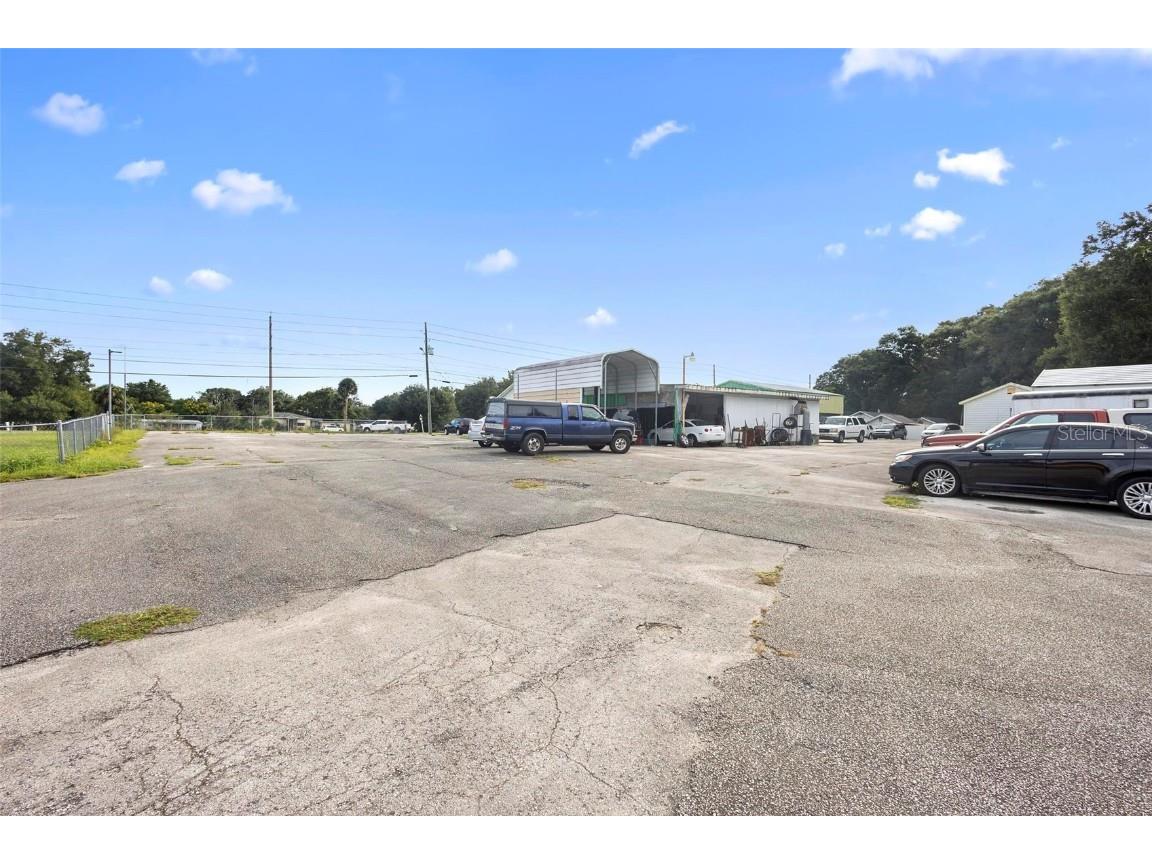 2480 N Woodland Boulevard Deland FL 32720 V4940020 image12