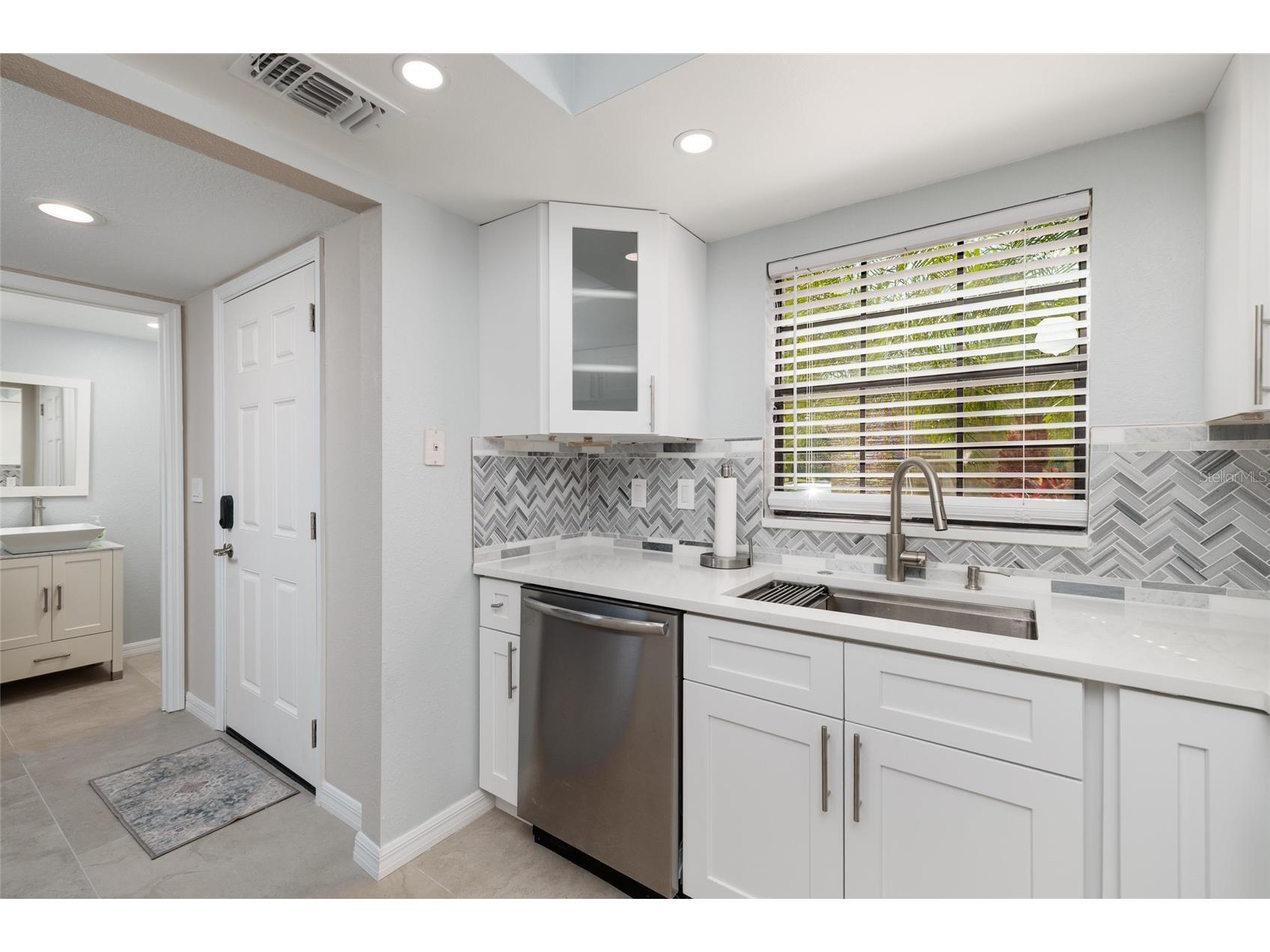 2480 Pelican Court #103R Clearwater FL 33762 TB8483440 image8