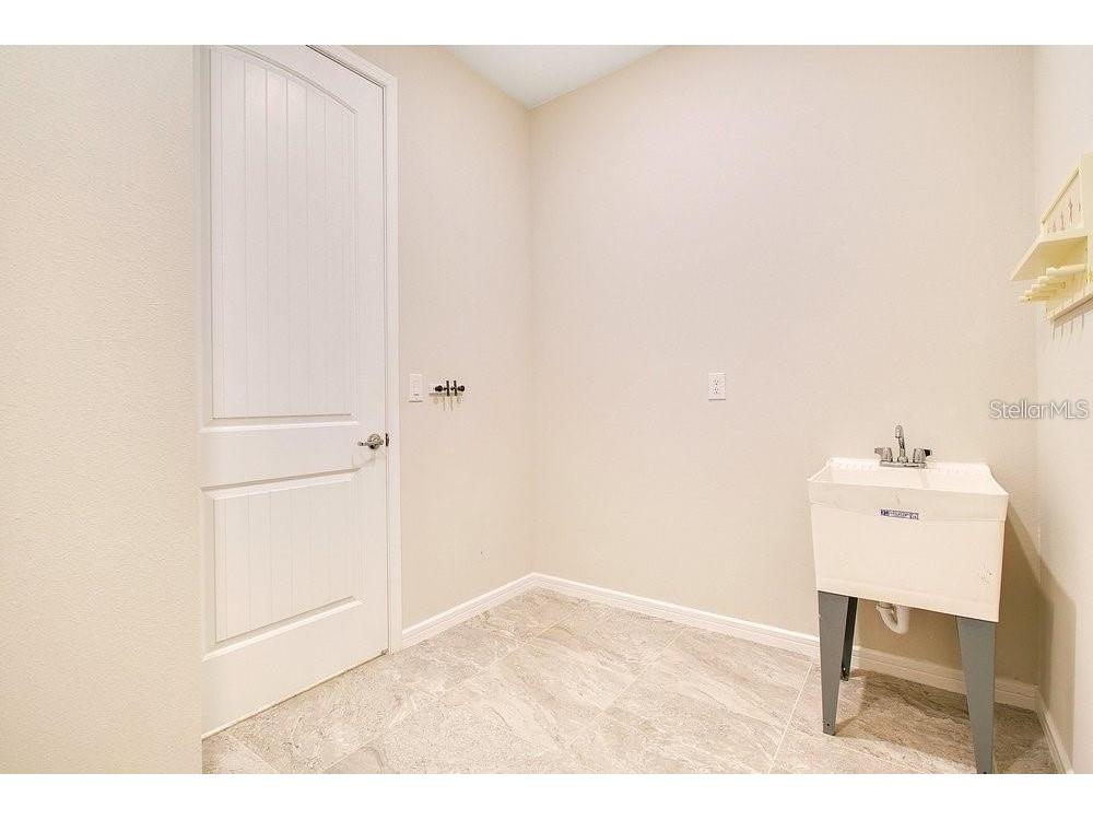 2481 Southlawn Lane Clermont FL 34714 - LAKE WINDOWS / HANCOCK LAKE S5133441 image14