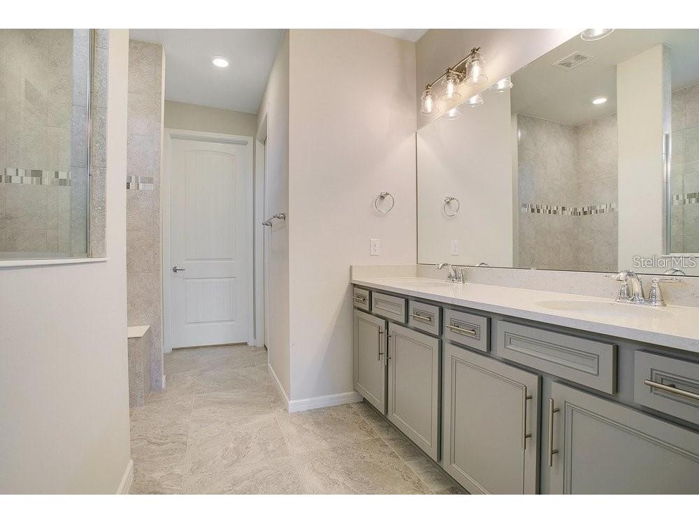 2481 Southlawn Lane Clermont FL 34714 - LAKE WINDOWS / HANCOCK LAKE S5133441 image9