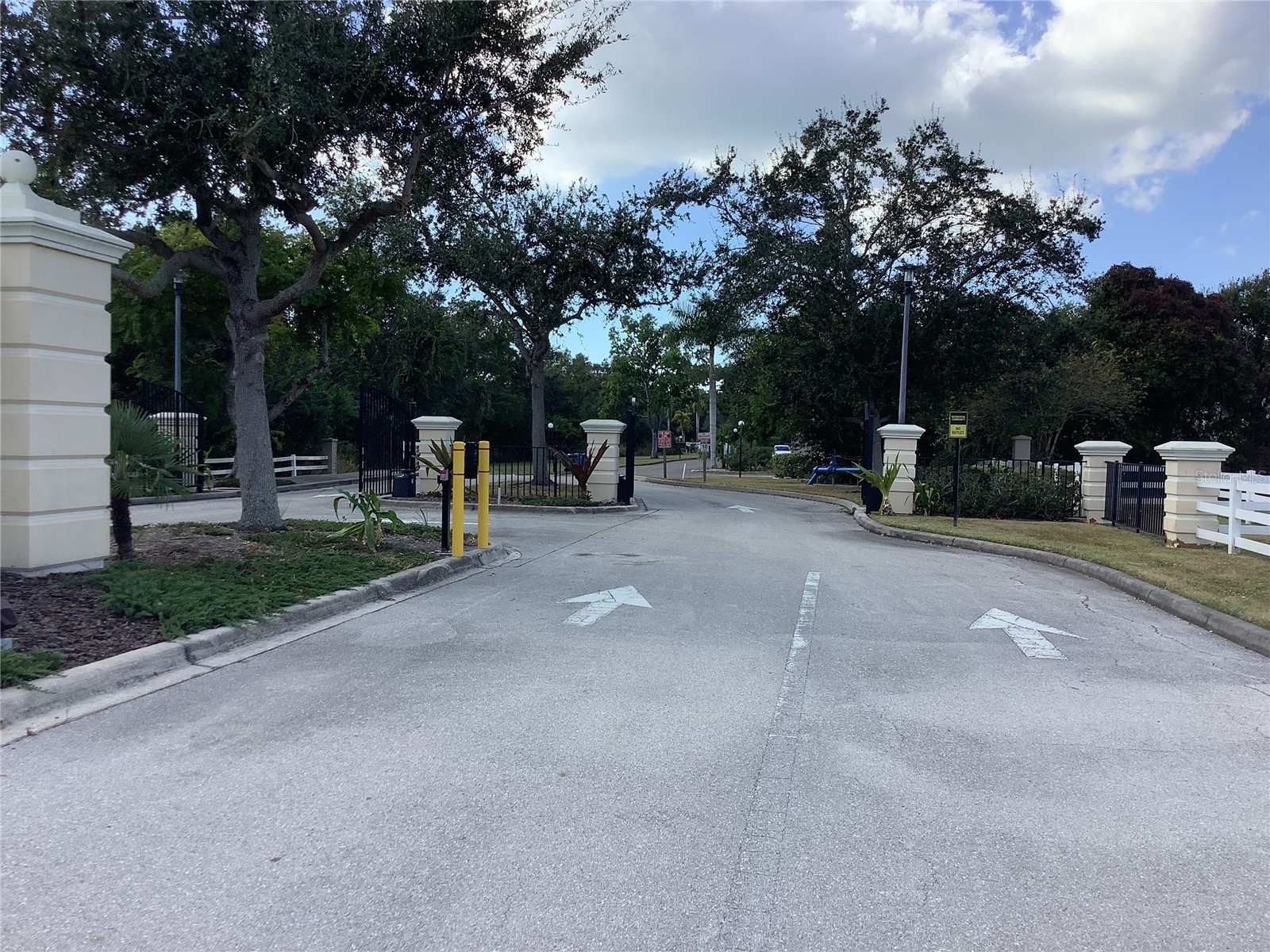 2481 Twin Drive #29 Sarasota FL 34234 A4672575 image6