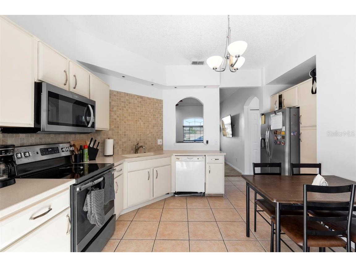 2482 E Tipton Drive Deltona FL 32738 V4945711 image9