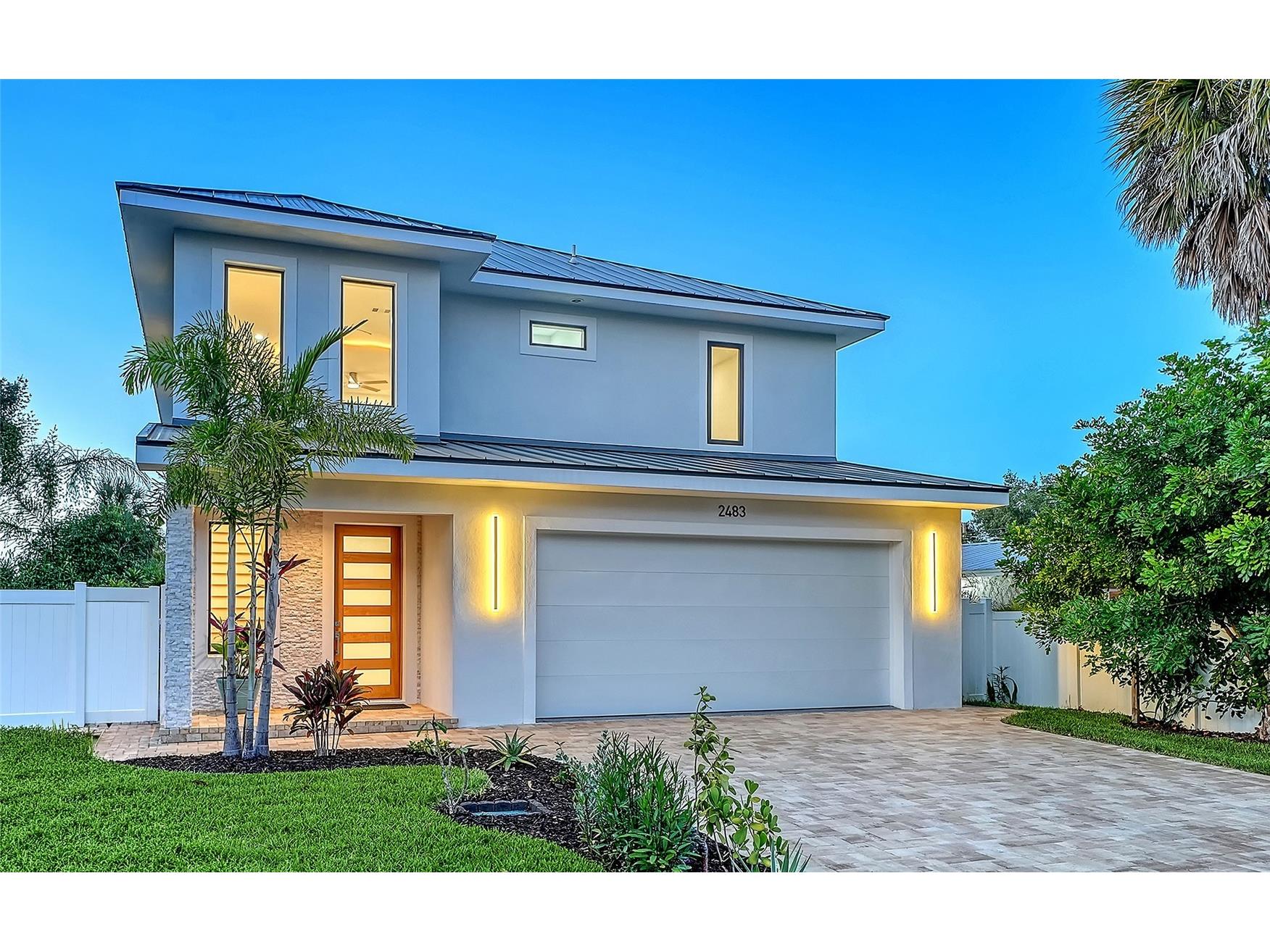 2483 Bay Street Sarasota FL 34237 A4698594 image1