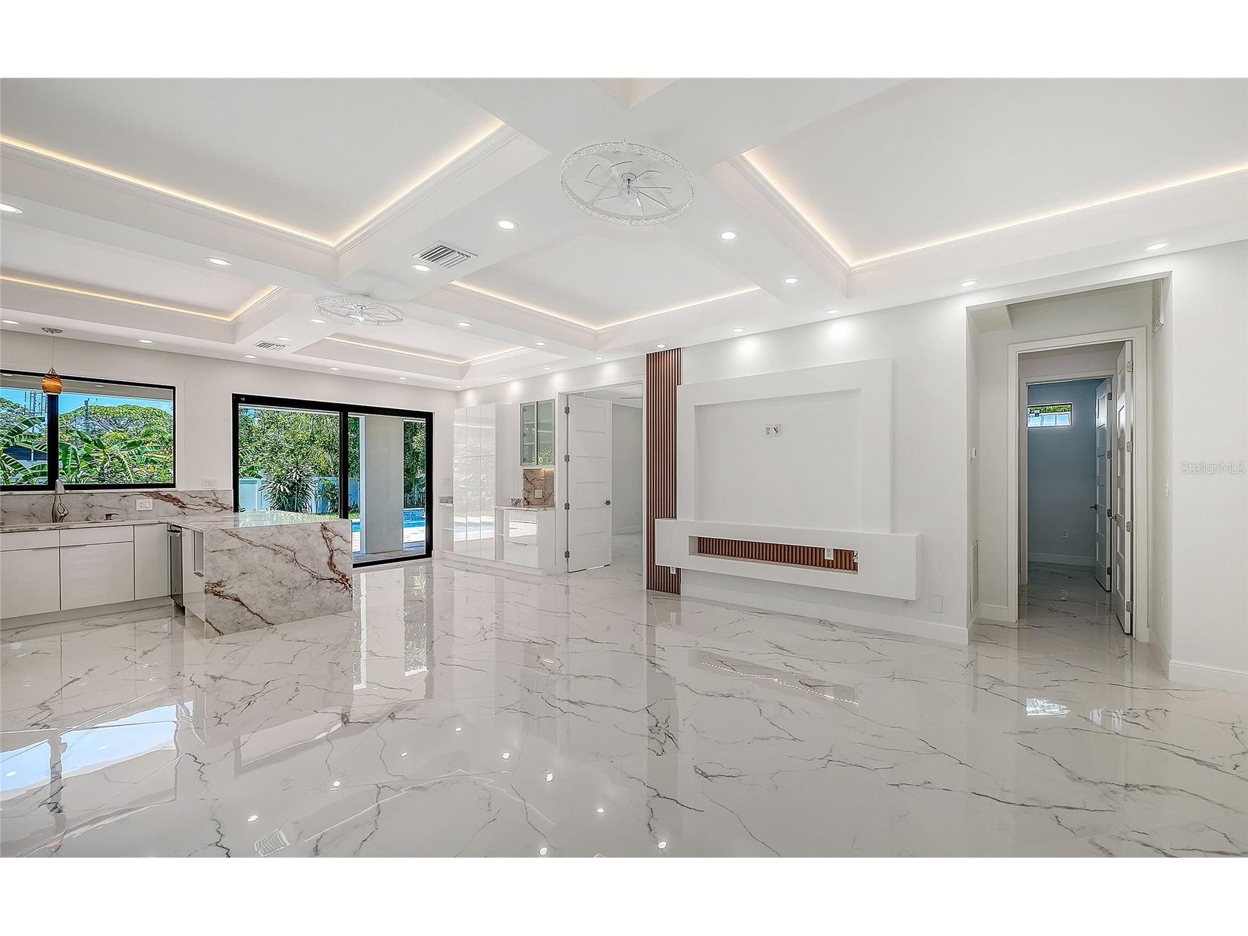 2483 Bay Street Sarasota FL 34237 A4698594 image10