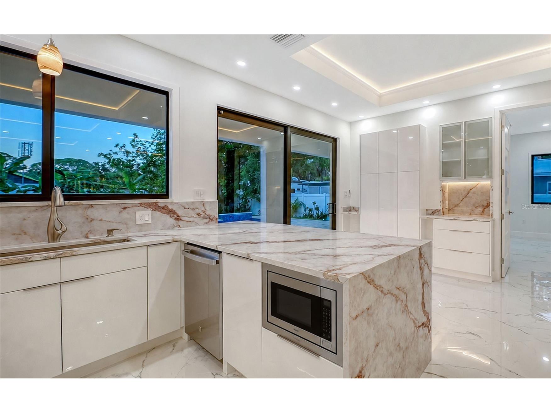 2483 Bay Street Sarasota FL 34237 A4698594 image17