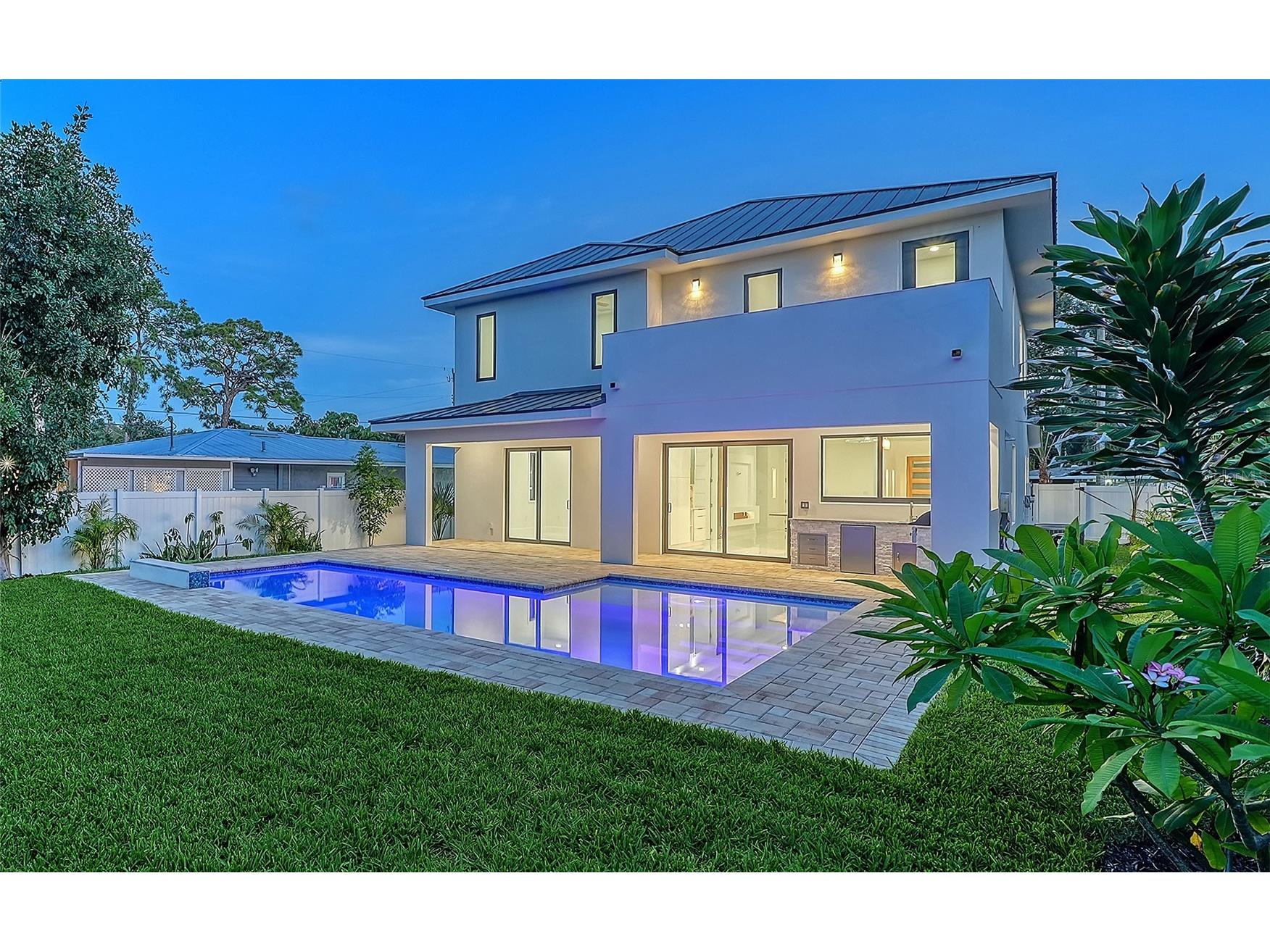 2483 Bay Street Sarasota FL 34237 A4698594 image2