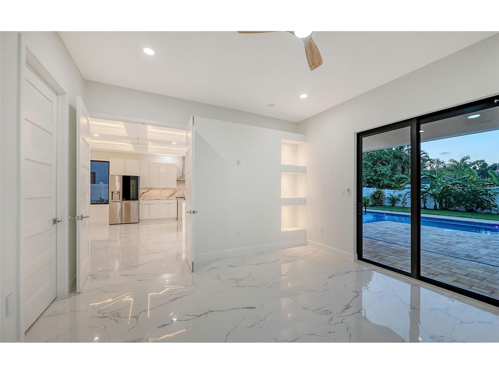 2483 Bay Street Sarasota FL 34237 A4698594 image21