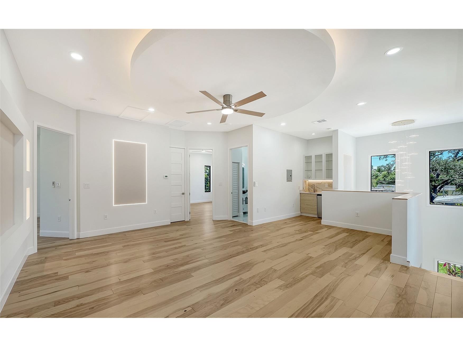 2483 Bay Street Sarasota FL 34237 A4698594 image30