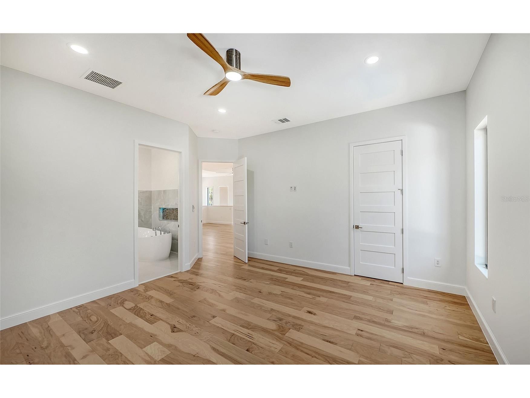 2483 Bay Street Sarasota FL 34237 A4698594 image34