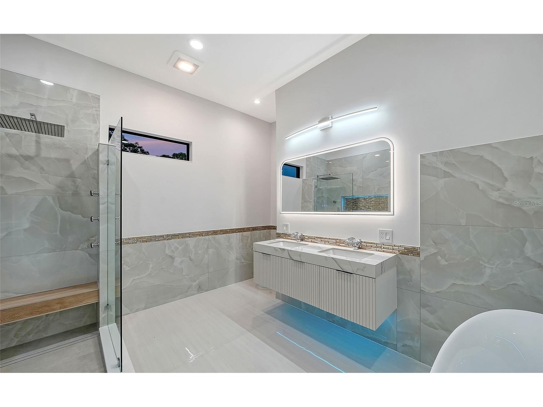 2483 Bay Street Sarasota FL 34237 A4698594 image35