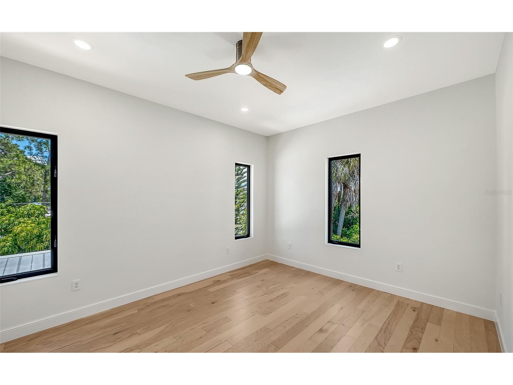 2483 Bay Street Sarasota FL 34237 A4698594 image39