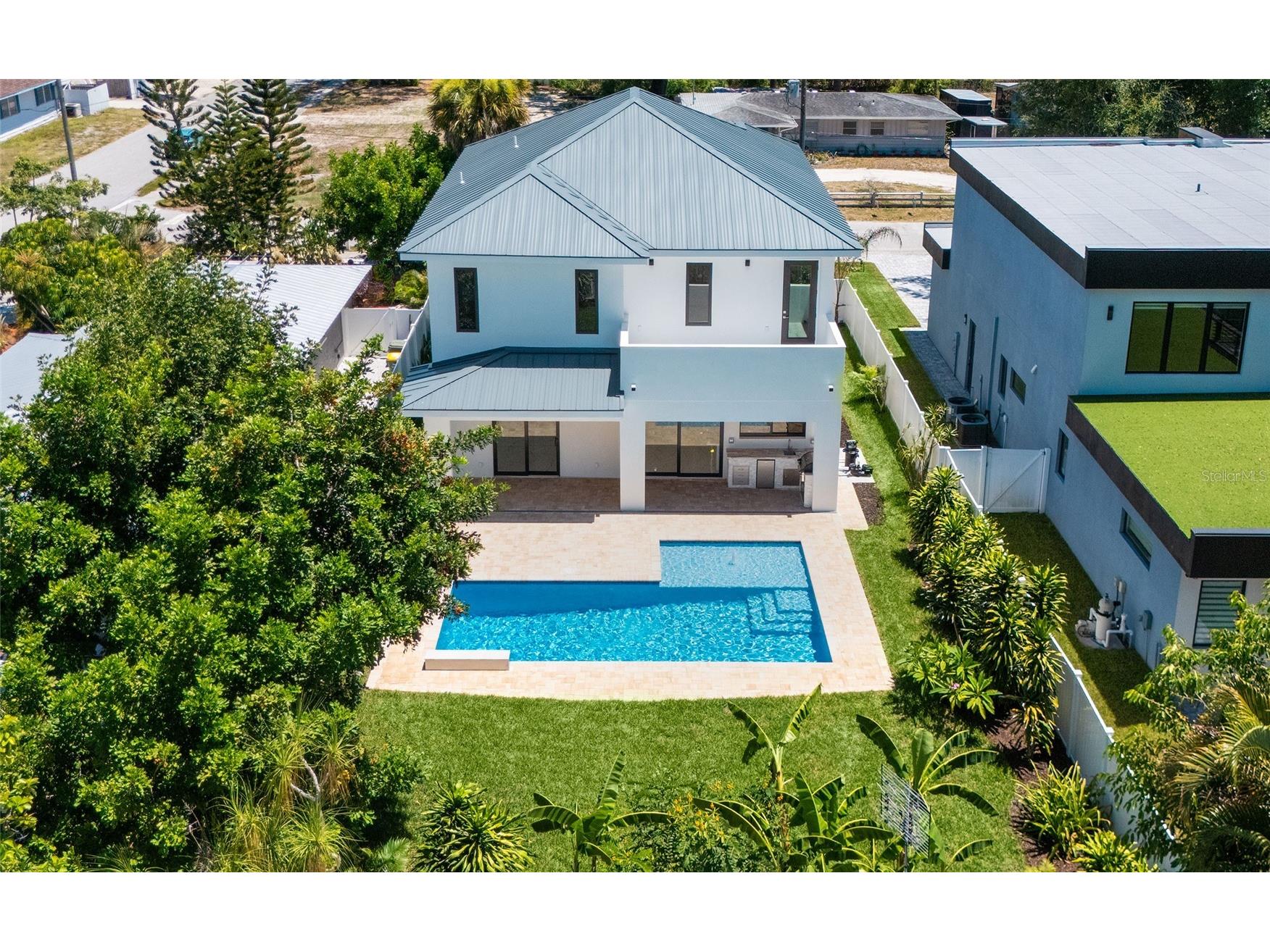 2483 Bay Street Sarasota FL 34237 A4698594 image52